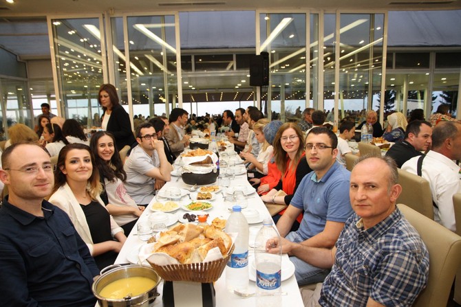 rteu-camiasi-iftarda-bulustu-(26).jpg