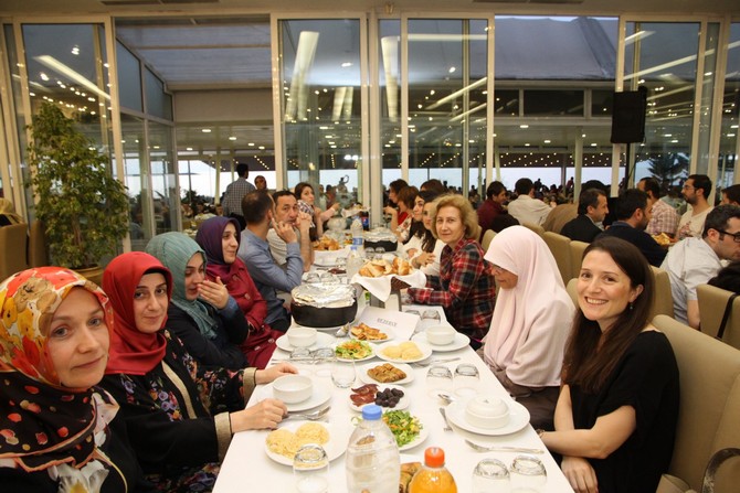 rteu-camiasi-iftarda-bulustu-(27).jpg