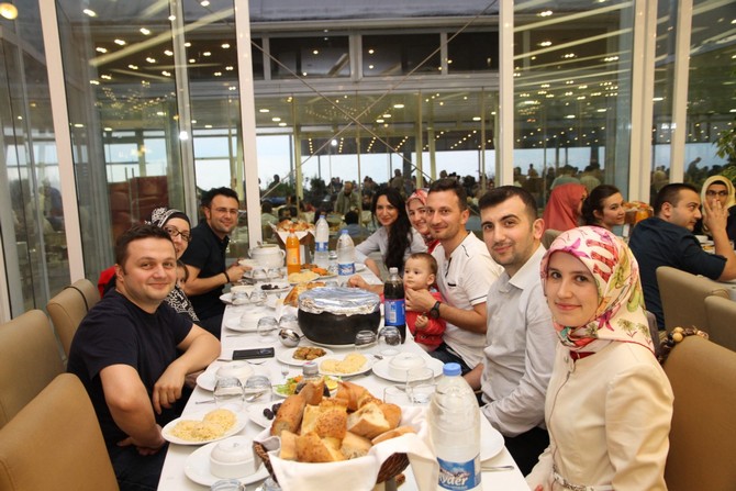 rteu-camiasi-iftarda-bulustu-(29).jpg