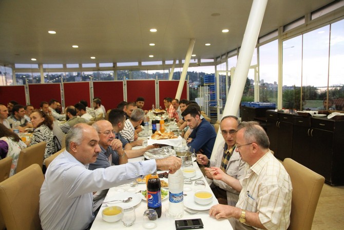 rteu-camiasi-iftarda-bulustu-(30).jpg