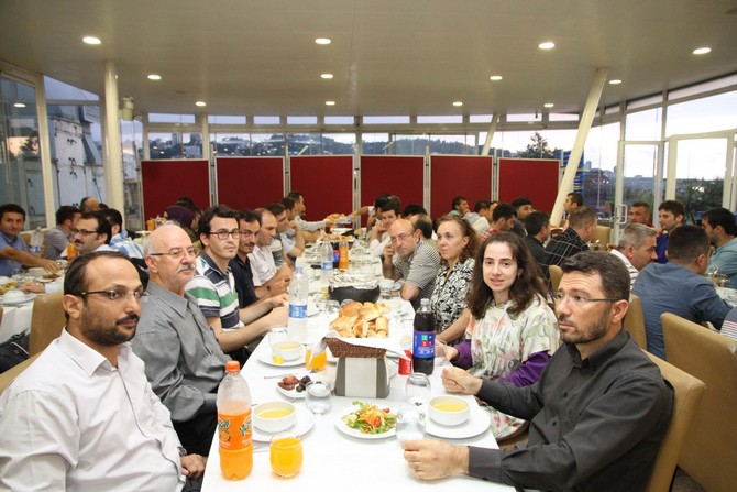 rteu-camiasi-iftarda-bulustu-(31).jpg