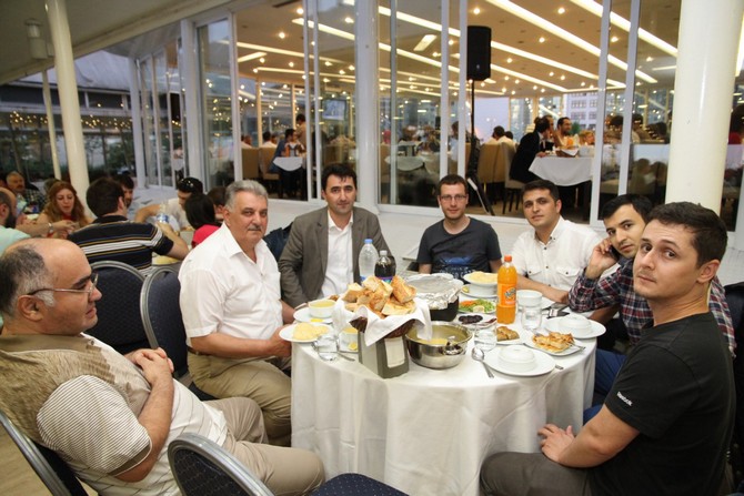 rteu-camiasi-iftarda-bulustu-(33).jpg