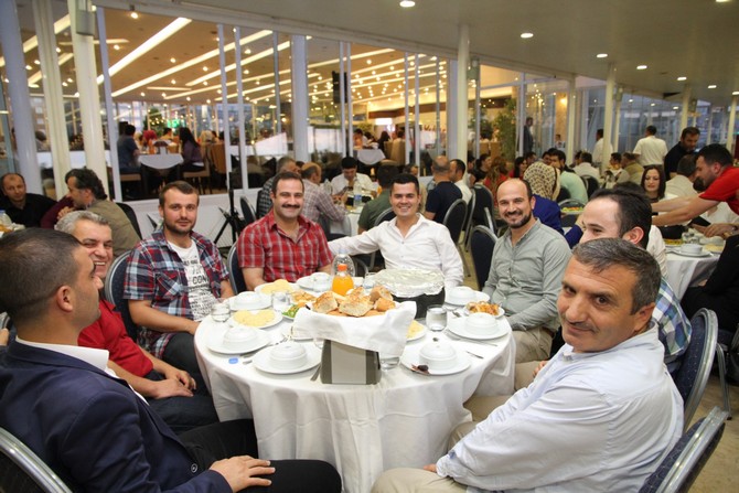 rteu-camiasi-iftarda-bulustu-(36).jpg