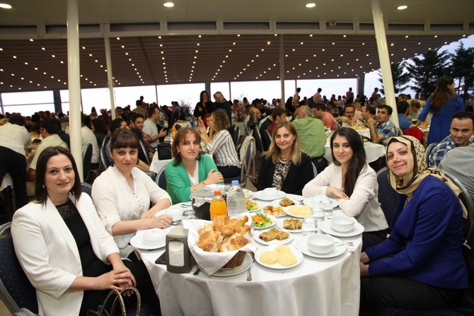 rteu-camiasi-iftarda-bulustu-(39).jpg