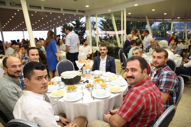 rteu-camiasi-iftarda-bulustu-(40).jpg