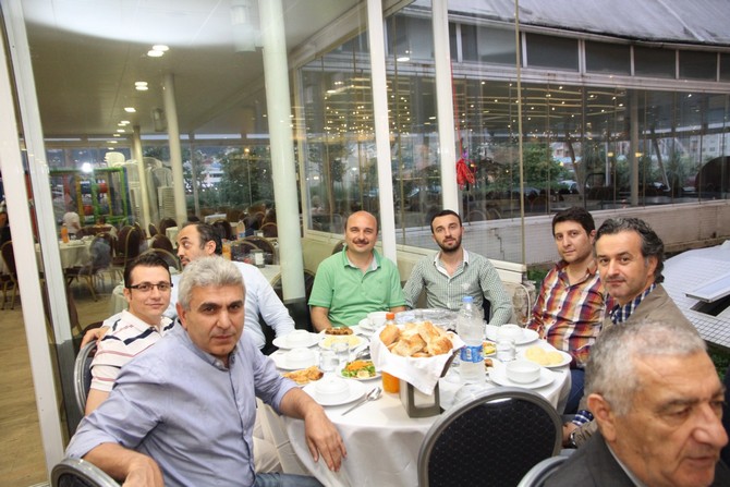 rteu-camiasi-iftarda-bulustu-(42).jpg