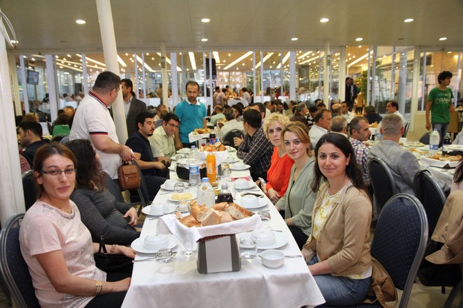 rteu-camiasi-iftarda-bulustu-(47).jpg