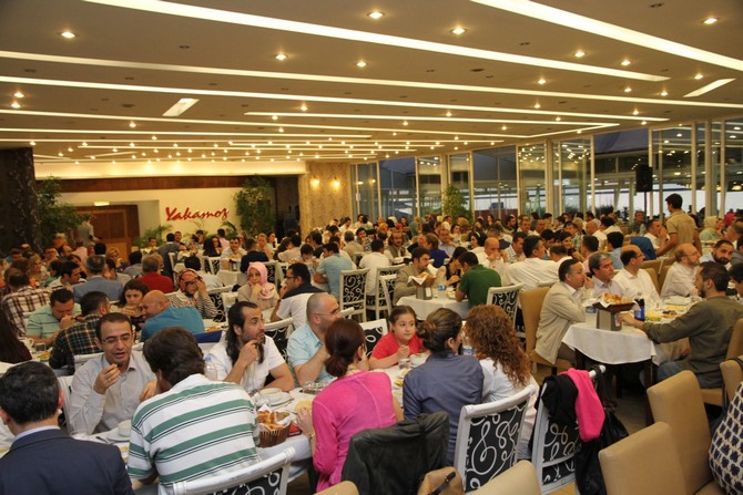 rteu-camiasi-iftarda-bulustu-(5).jpg