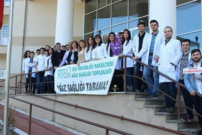 rteu-dis-hekimligi-fakultesi-huzurevinde-dis-sagligi-taramasi-gerceklestirdi-(6).jpg