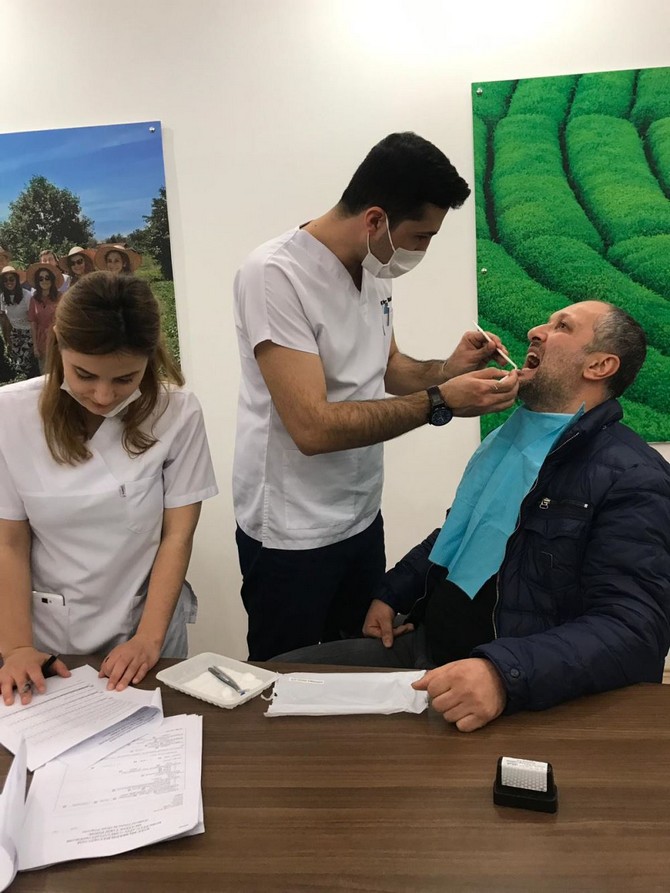 rteu-dis-hekimligi-fakultesi-tarafindan-cay-fabrikasi-calisanlarina-agiz-taramasi-yapildi-(7).jpg