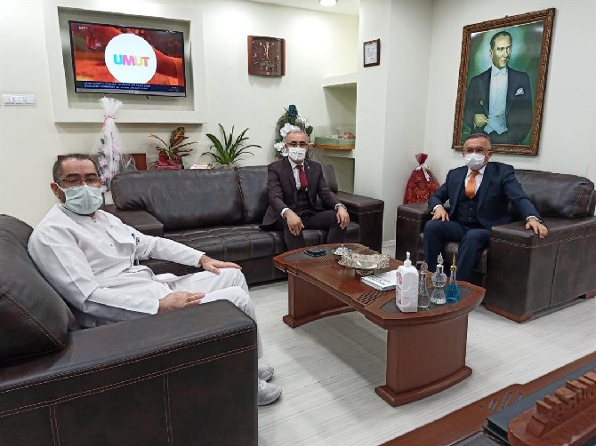 rteu-egitim-ve-arastirma-hastanesi-ve-rize-devlet-hastanesi’ne-ziyaret-(1).jpg