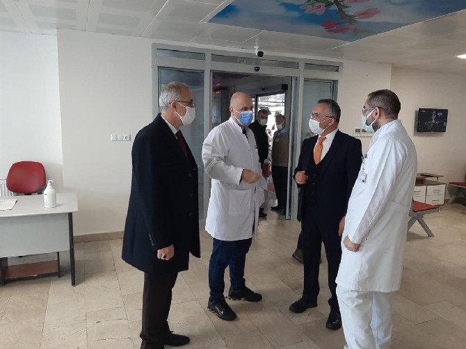 rteu-egitim-ve-arastirma-hastanesi-ve-rize-devlet-hastanesi’ne-ziyaret-(2).jpg