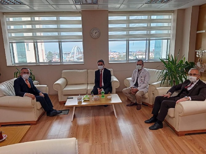 rteu-egitim-ve-arastirma-hastanesi-ve-rize-devlet-hastanesi’ne-ziyaret-(4).jpg