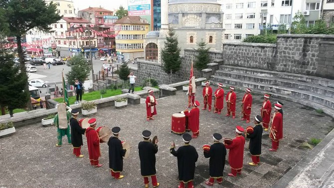 rteu-gelistirme-vakfi,-rize’nin-fethinin-554.-yildonumu-kutladi-(3).jpg