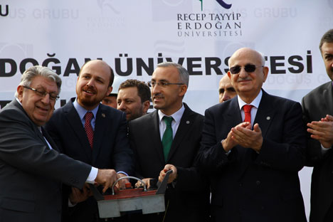 rteu-ilahiyat-fakultesi-temel-atma-toreni-15.jpg rteu-ilahiyat-fakultesi-temel-atma-toreni-15.jpg