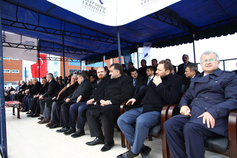 rteu-ilahiyat-fakultesi-temel-atma-toreni-3.jpg rteu-ilahiyat-fakultesi-temel-atma-toreni-3.jpg