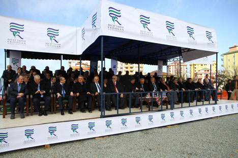 rteu-ilahiyat-fakultesi-temel-atma-toreni-4.jpg rteu-ilahiyat-fakultesi-temel-atma-toreni-4.jpg