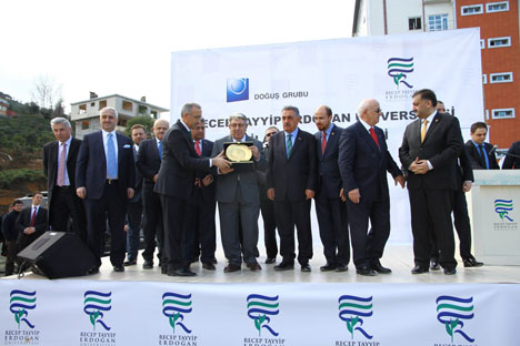 rteu-ilahiyat-fakultesi-temel-atma-toreni-9.jpg rteu-ilahiyat-fakultesi-temel-atma-toreni-9.jpg