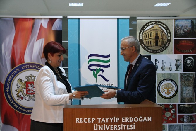 rteu-ile-ve-kutaisi-devlet-tarih-muzesi-arasinda-protokol-imzalandi-(10).jpg