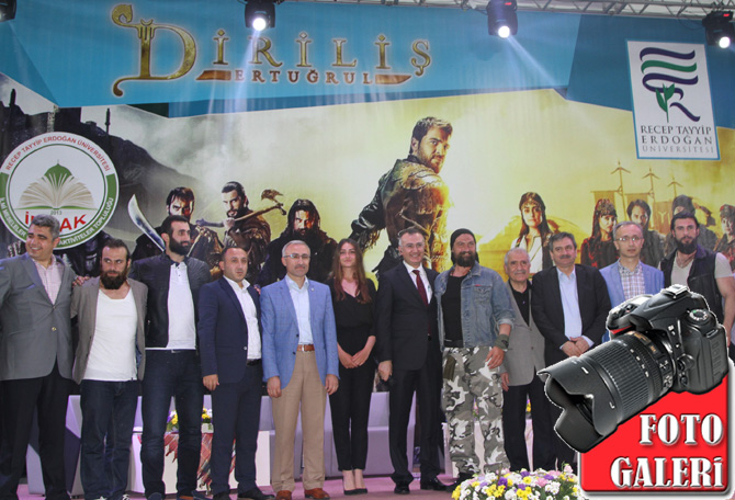 rteu-ogrencileri-dirilis-ertugrul-oyunculariyla-bulustu-1.jpg rteu-ogrencileri-dirilis-ertugrul-oyunculariyla-bulustu-1.jpg