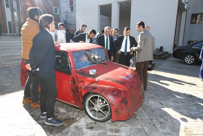 rteu-ogrencileri-elektromobil-arac-uretti-(6).jpg