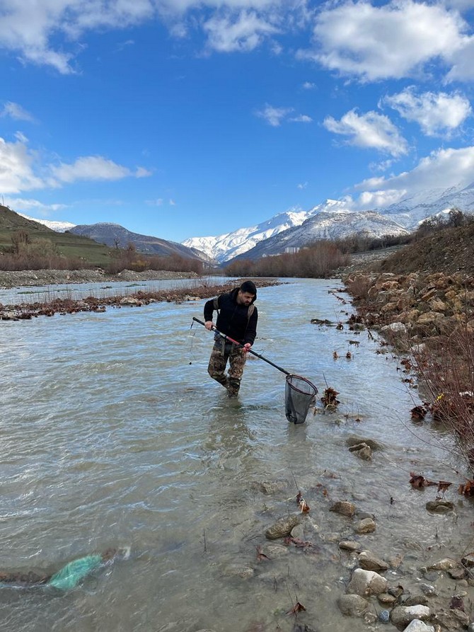 rteu-ogretim-elemanlari-nesli-tehlike-altinda-olan-balik-turlerine-yonelik-calismalara-basladi-4.jpg