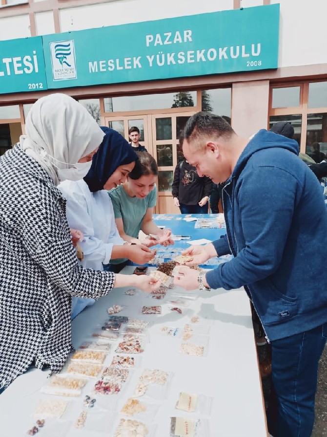 rteu-pazar-meslek-yuksekokulunda-ata-tohum-takas-etkinligi-duzenlendi-9.jpg