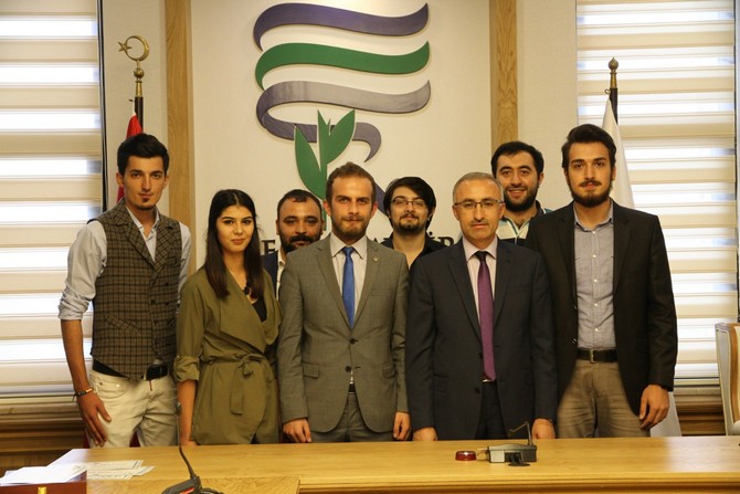 rteu-rektoru-husreyin-karaman-ogrenci-konseyi-eski-ve-yeni-baskanlarini-kabul-etti-(10).jpg
