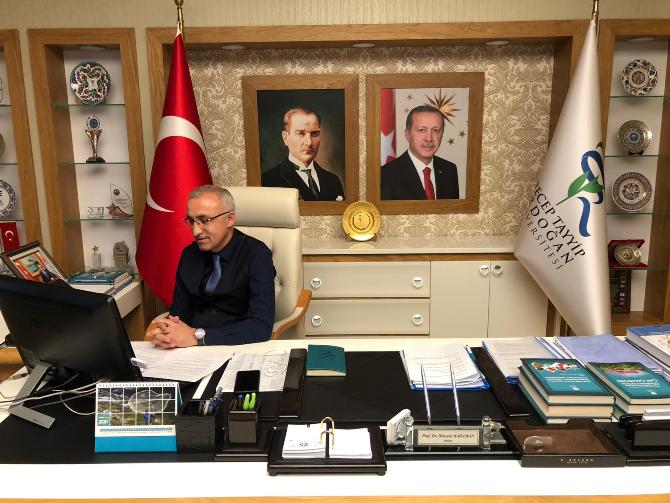 rteu-rektoru-karaman-uzaktan-egitime-30-martta-baslayacagiz-(4).jpg