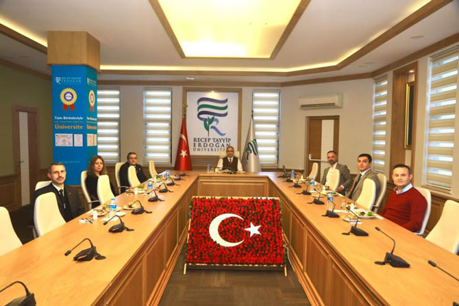 rteu-rektoru-prof-dr-huseyin-karaman-en-basarili-bilim-insanlari-ile-kahvaltida-bulustu.jpg