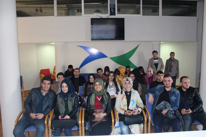 rteu-siyaset-bilimi-ve-kamu-yonetimi-bolumu-ogrencileri-istanbul-dersinde-(10).jpg