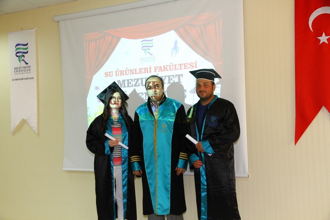 rteu-su-urunleri-fakultesinde-mezuniyet-toreni-gerceklestirildi-(17).jpg