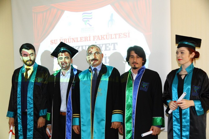 rteu-su-urunleri-fakultesinde-mezuniyet-toreni-gerceklestirildi-(18).jpg