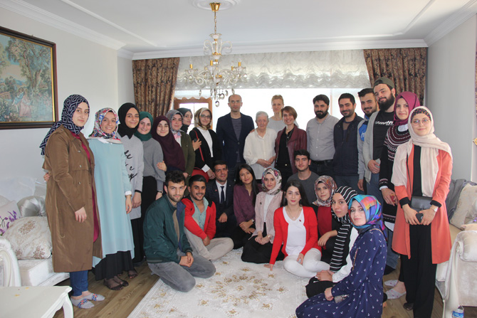 rteu-tarih-bolumu-ogrencilerinden-anlamli-ziyaret-2.jpg