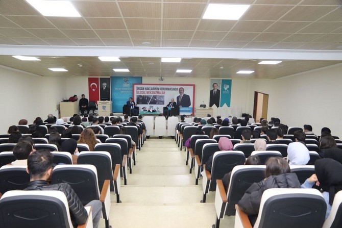 rteude-insan-haklarinin-korunmasinda-ulusal-mekanizmalar-konulu-soylesi-gerceklestirildi-9.jpg