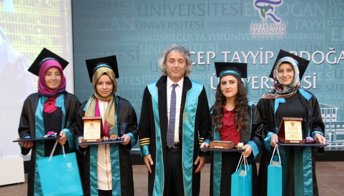 rteude-mezuniyet-toreni-duzenlendi-(16).jpg