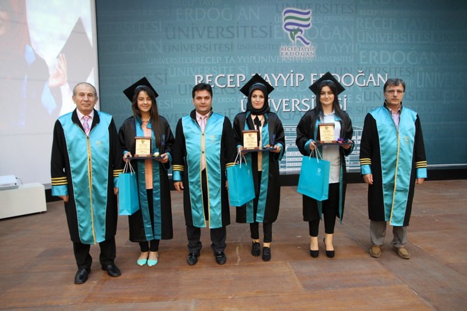 rteude-mezuniyet-toreni-duzenlendi-(17).jpg