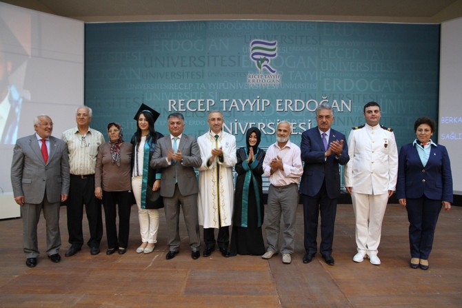 rteude-mezuniyet-toreni-duzenlendi-(6).jpg
