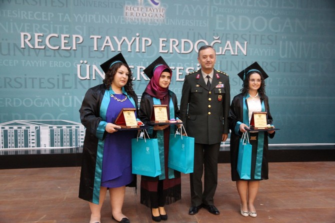 rteude-mezuniyet-toreni-duzenlendi-(7).jpg