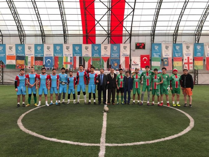 rteude-rize-2.-uluslararasi-ogrenci-futbol-turnuvasi-duzenlendi-(10).jpg