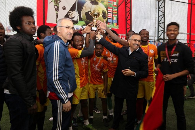 rteude-rize-2.-uluslararasi-ogrenci-futbol-turnuvasi-duzenlendi-(4).jpg