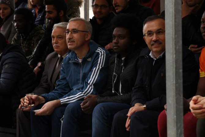rteude-rize-2.-uluslararasi-ogrenci-futbol-turnuvasi-duzenlendi-(6).jpg