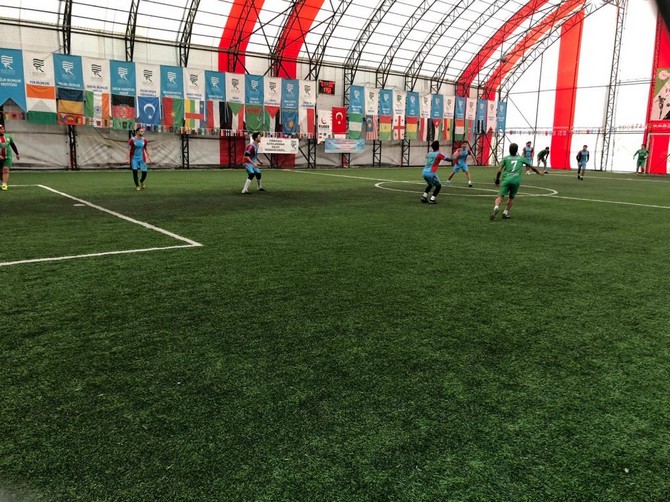 rteude-rize-2.-uluslararasi-ogrenci-futbol-turnuvasi-duzenlendi-(8).jpg