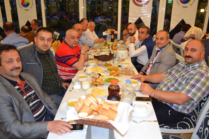 rtso-uyeleri-iftarda-bulustu-(17).jpg
