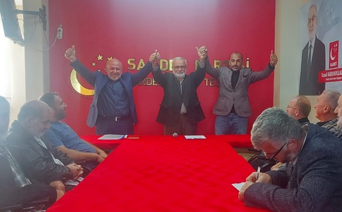 saadet-partisi-ardesen-ilce-baskanligi-gorevini-rize-il-disiplin-kurulu-uyesi-ve-ardesen-ilce-yonetim-kurulu-uyesi-sahin-ali-done-baskan-hamza-eksilmezden-devraldi-1.jpg