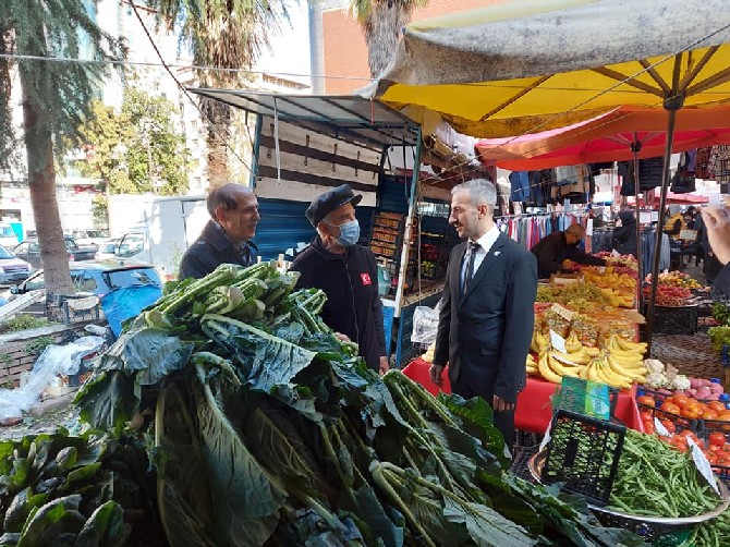 saadet-partisi-rize-il-baskani-av-muhammet-kacar-merkez-ilce-baskani-mustafa-kalender-ve-yonetim-kurulu-uyeleri-rize-merkezde-kurulan-pazar-esnafini-ziyaret-edip-hasbihal-ettiler-7.jpg