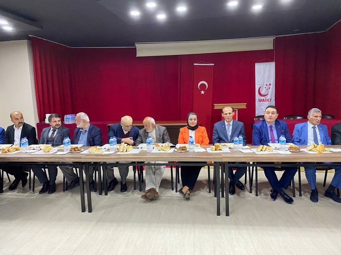 saadet-partisi-rize-il-baskanligi-tarafindan-siyasi-parti-il-baskanlari-ile-basin-mensuplarina-yonelik-iftar-yemegi-duzenlendi-5.jpg