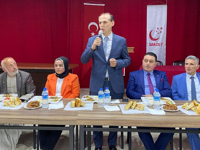 saadet-partisi-rize-il-baskanligi-tarafindan-siyasi-parti-il-baskanlari-ile-basin-mensuplarina-yonelik-iftar-yemegi-duzenlendi-6.jpg