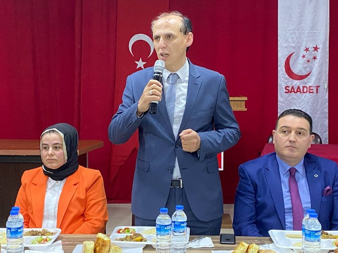 saadet-partisi-rize-il-baskanligi-tarafindan-siyasi-parti-il-baskanlari-ile-basin-mensuplarina-yonelik-iftar-yemegi-duzenlendi-8.jpg