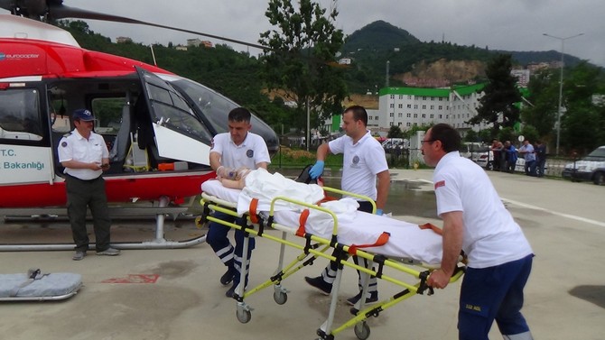 sac-tokasi-yutan-bebek-ambulans-helikopterle-giresundan-rizeye-sevk-edildi-(3).jpg